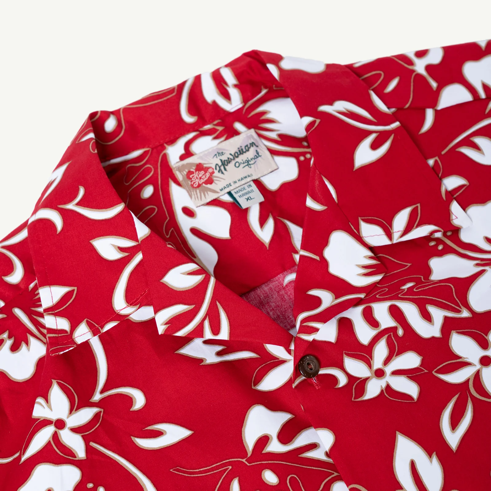Classic Hibiscus Aloha Shirt - Image 11