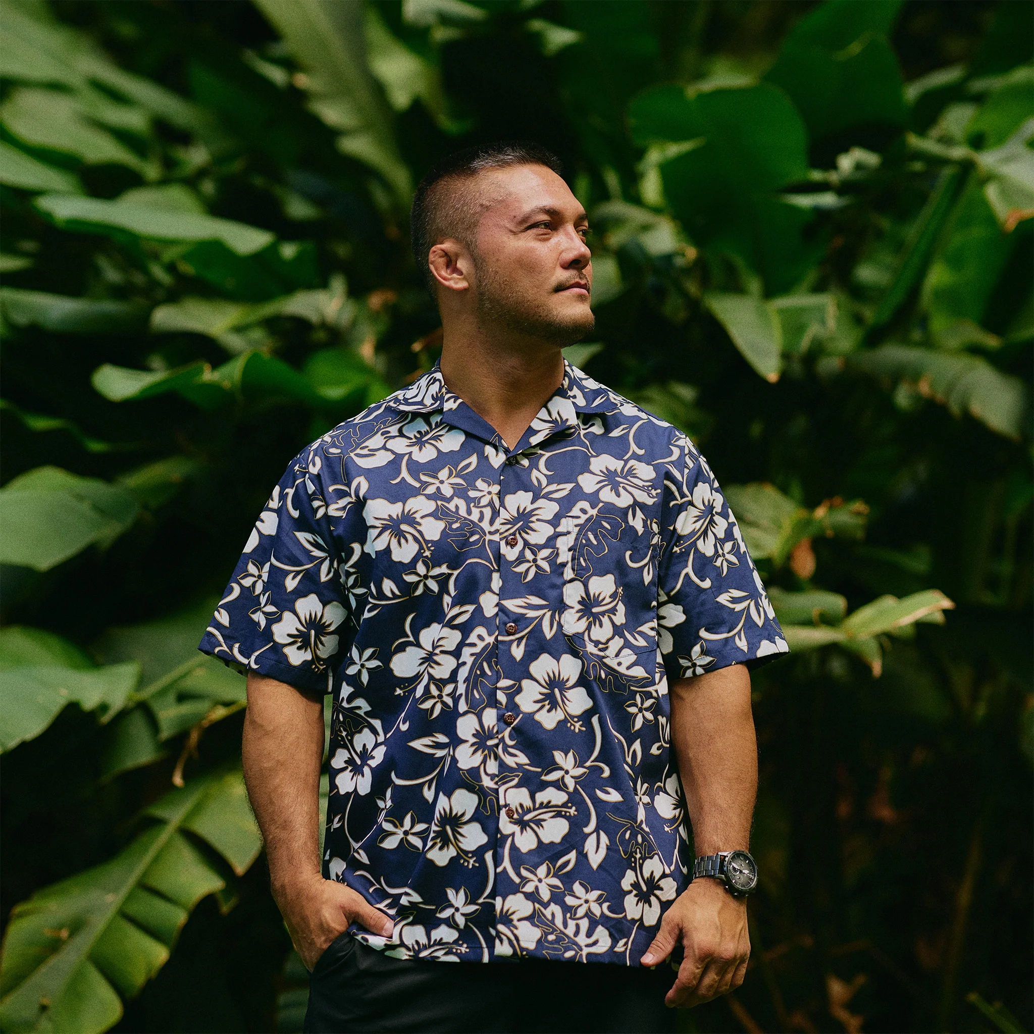 Classic Hibiscus Aloha Shirt - Image 4