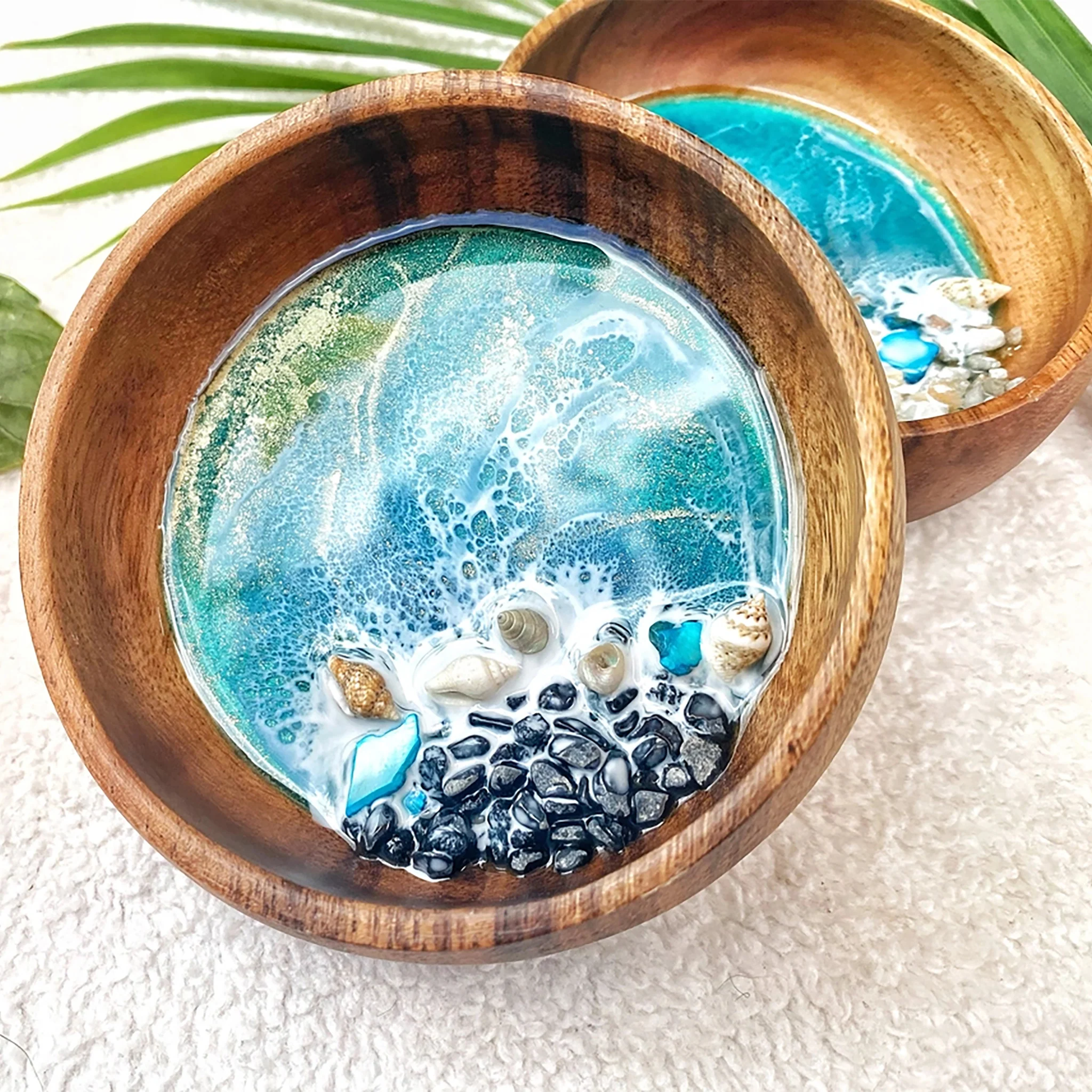Round Gold Accent Ocean Jewelry Dish - Image 2