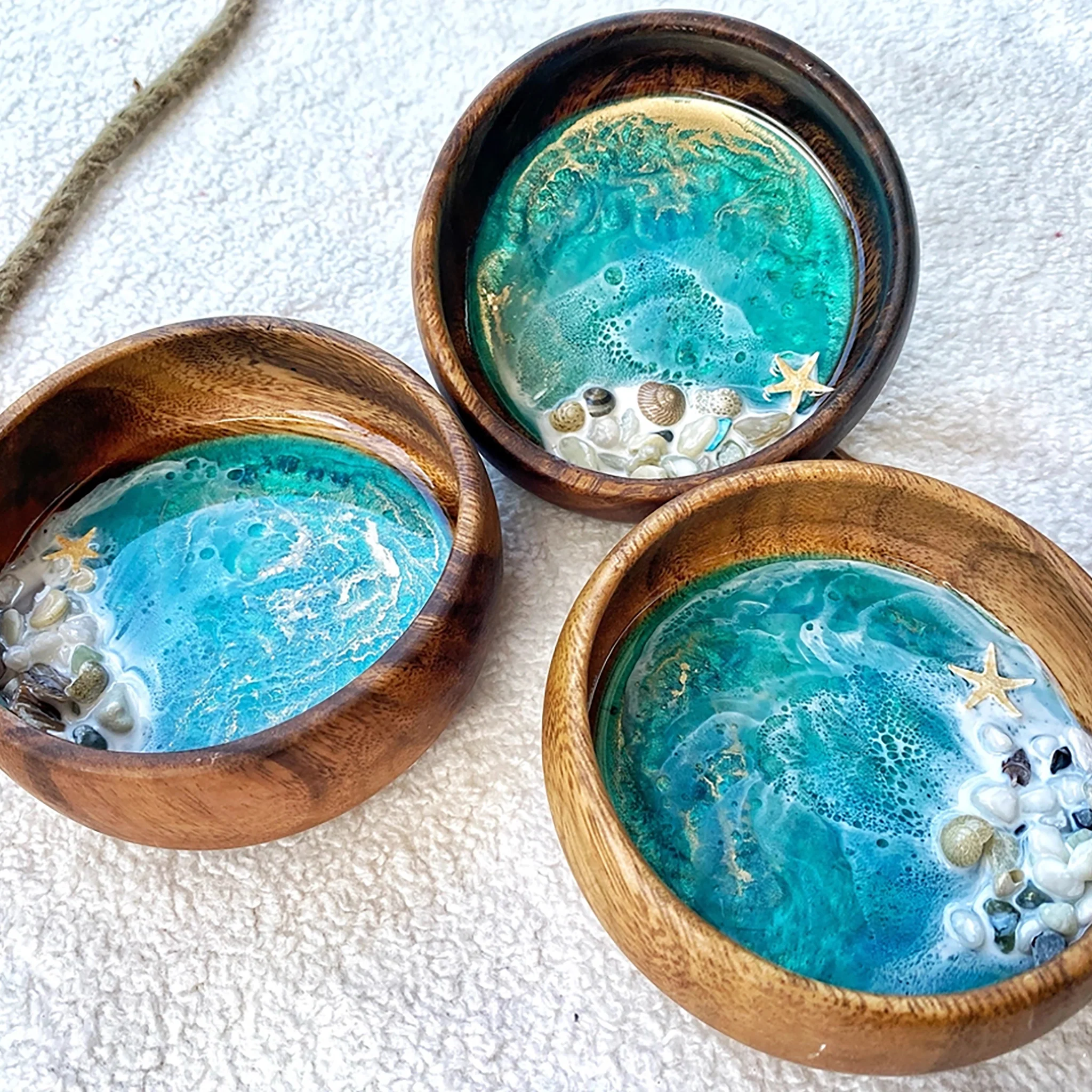 Round Gold Accent Ocean Jewelry Dish - Image 4