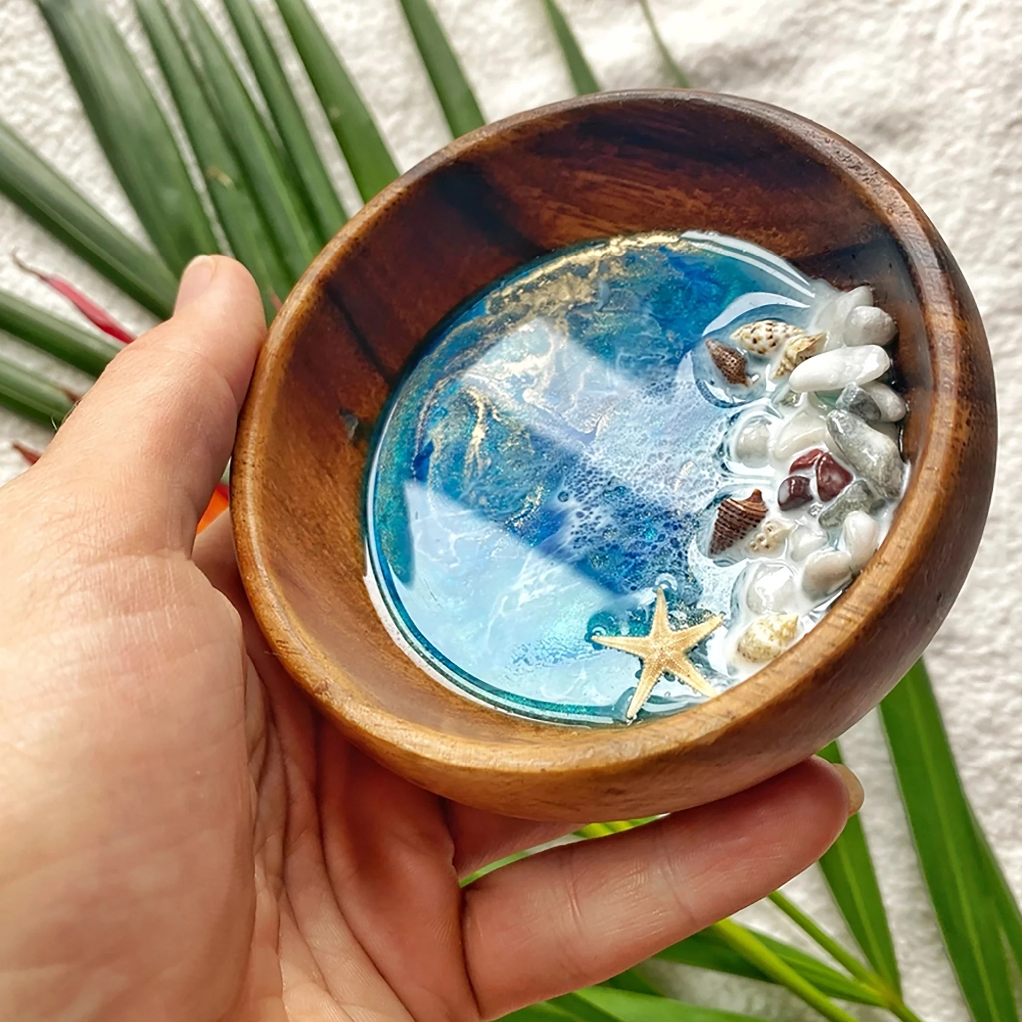 Round Gold Accent Ocean Jewelry Dish - Image 5