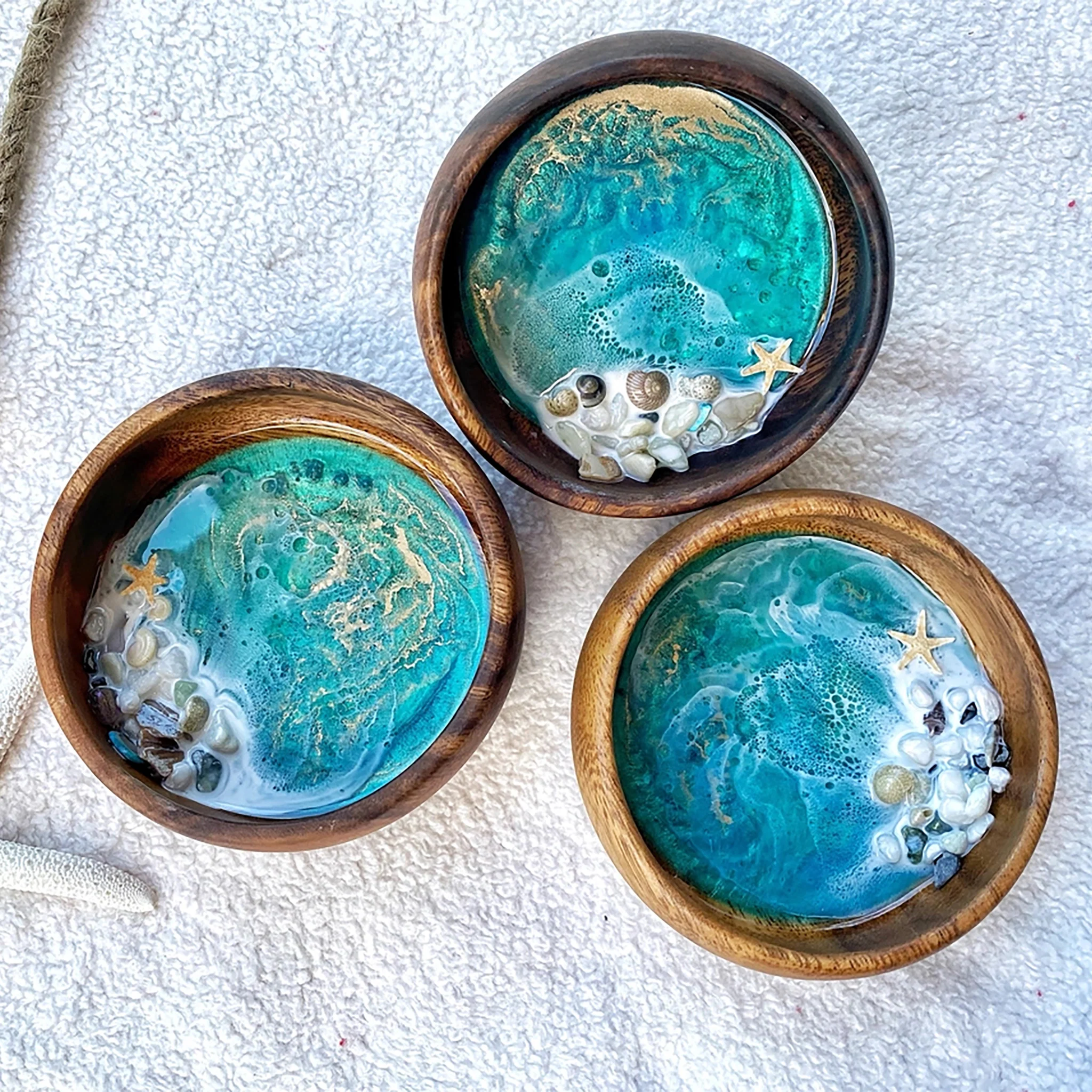 Round Gold Accent Ocean Jewelry Dish - Image 7